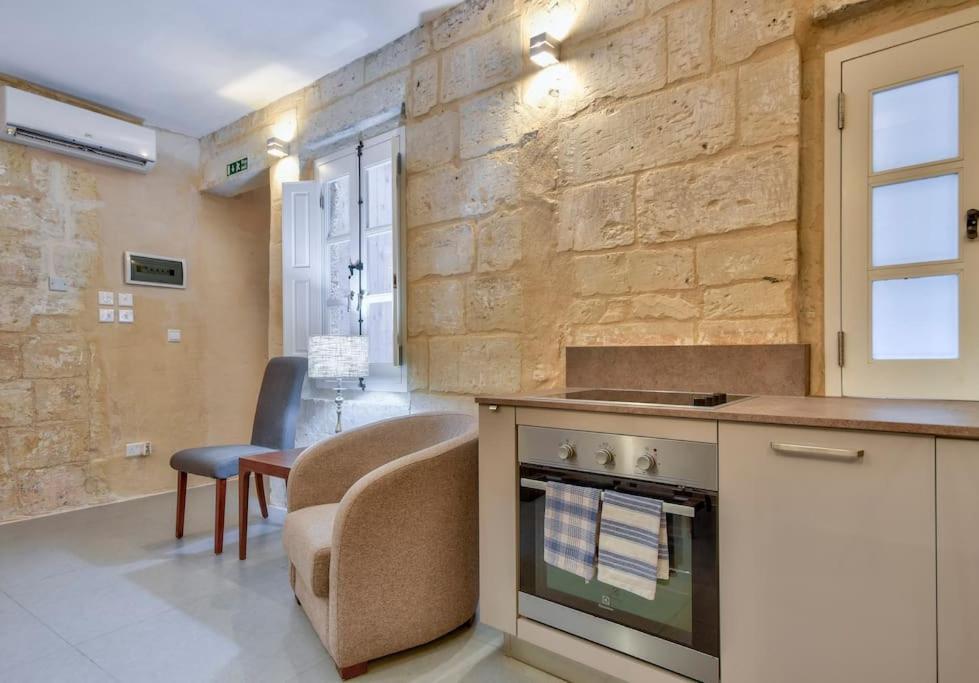Orangery 101 - Duplex Studio Apartment Valletta Ngoại thất bức ảnh